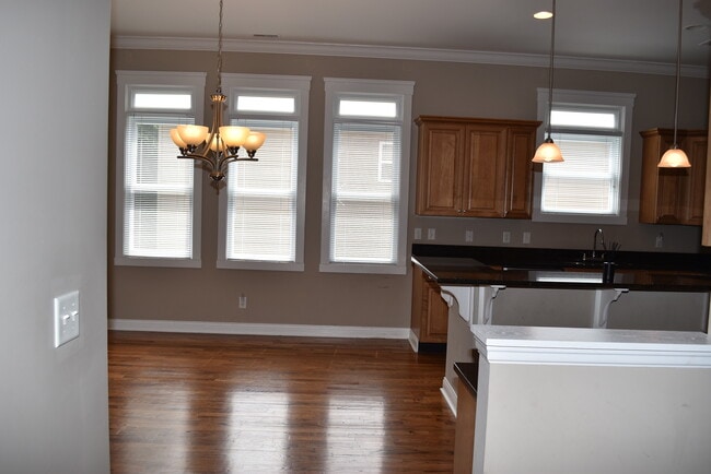 Photo - 2107 Herrick Ave