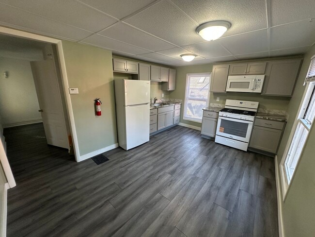 Building Photo - 211-213 Rose Place Unit 213