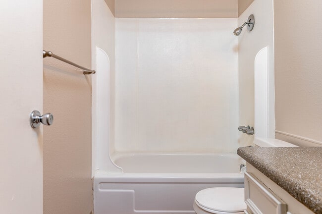 Photo - Moreland Place Apartments