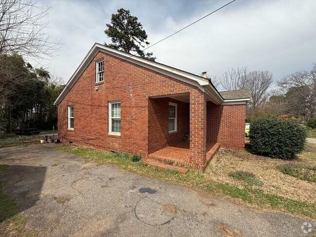 Building Photo - Uptown Charlotte Home in quiet neighborhood