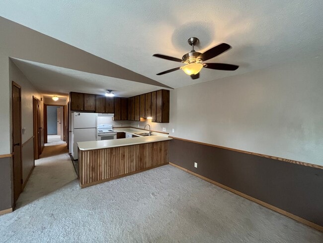 Photo - 2541 Neil Armstrong Dr