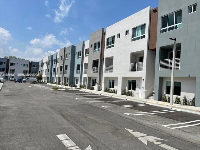 Photo - 2561 NE 193rd St Unit 1107