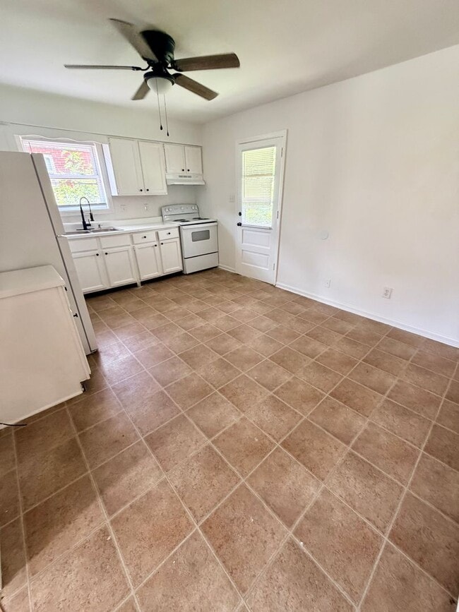 Photo - 1849 Costigan Dr