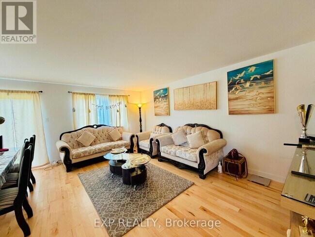 Photo - 73 Darquise St