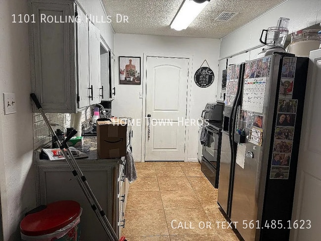 Photo - 1101 Rolling Hills Dr