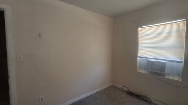 Photo - MOVE IN READY!!!