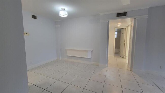 Photo - 313 Gardens Dr Unidad 104