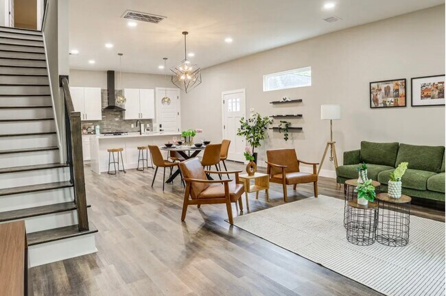 Photo - 3727 Dreyfus St