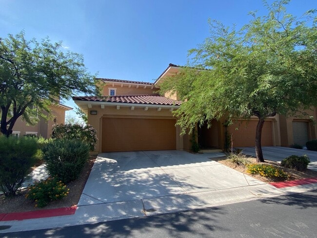 Building Photo - Wonderful 2 bed/2 bath Condo in Summerlin Unit 2081