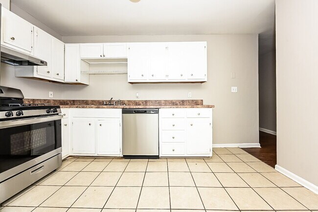Photo - 6637 Imperial Dr