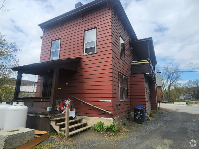Building Photo - 4 Blackwell St Unit 2 Rental