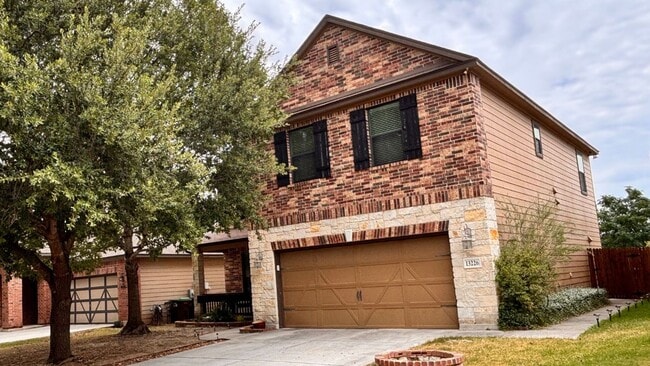 Building Photo - COMING SOON! GORGEOUS 3 Bedroom / 2.5 Bath... Rental