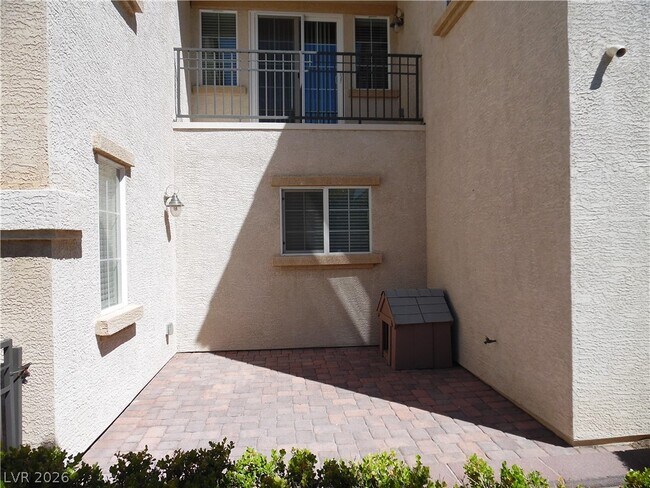 Photo - 7753 Floral Fabric Ct