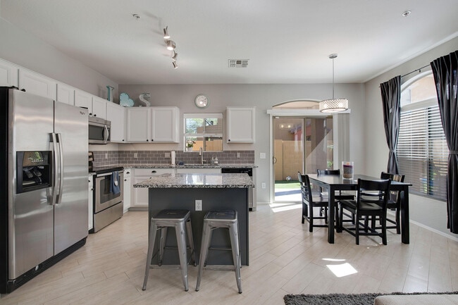 Kitchen - 2250 E Deer Valley Rd Unit 85