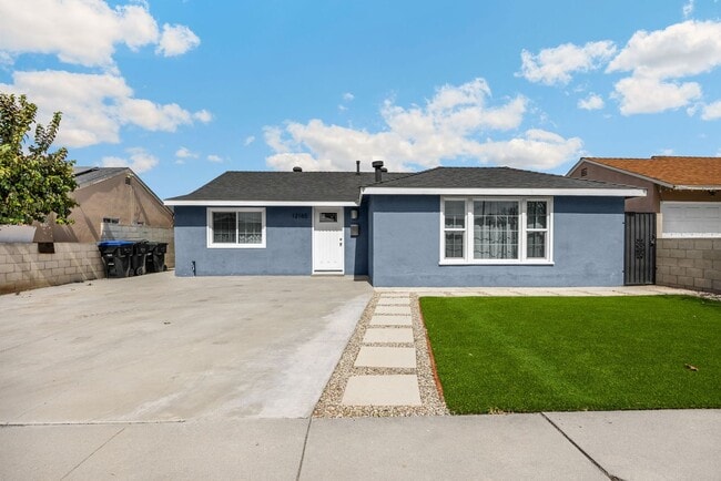 Building Photo - Adorable 2 Bed / 1 Bath