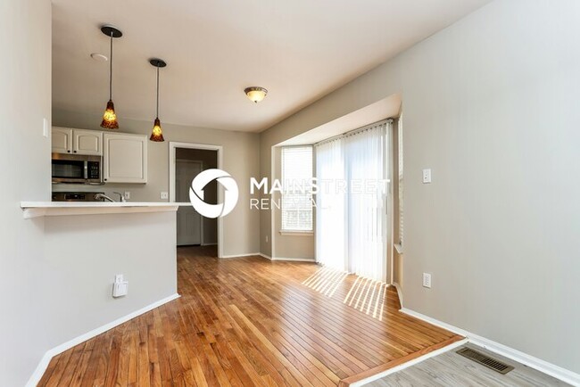 Photo - 3 Bedroom Pet-Friendly Home in St. Peters, MO with Main Street Renewal