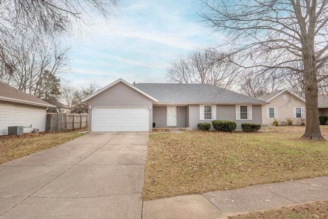 Building Photo - Great 3 bed 1.5 bath house in South Springfield