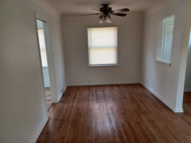 Photo - 9814 Quandt Ave