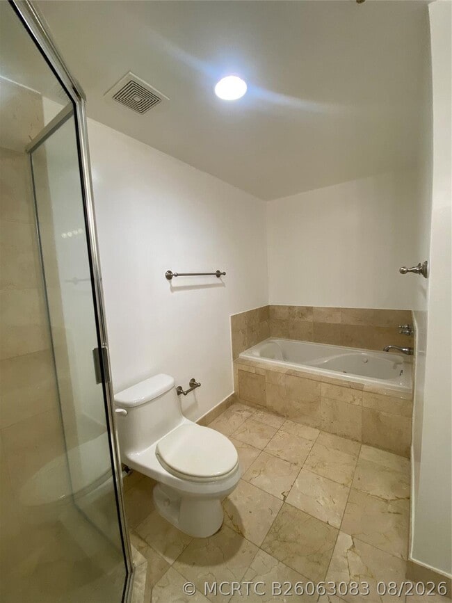 2030 Douglas Rd Unit 403