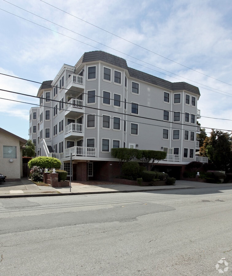 512 Walnut St - 512 Walnut St