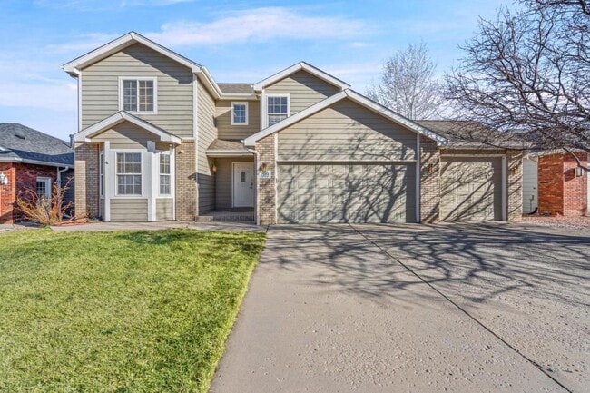 Building Photo - 389 Blackstone Cir