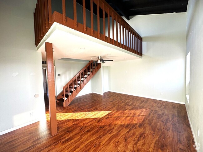 Building Photo - Charming 2-Bedroom Condo with Loft in Prim...