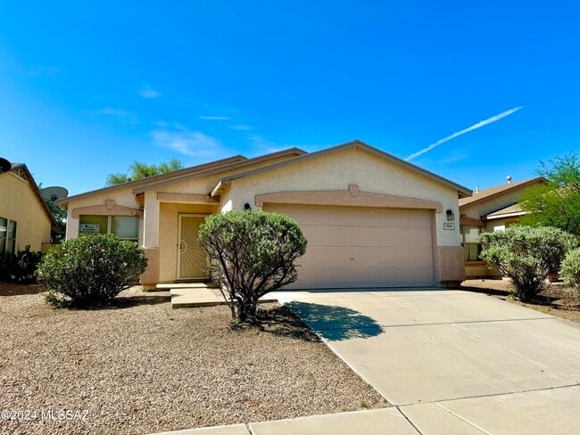Building Photo - 7846 E Rooner Dr