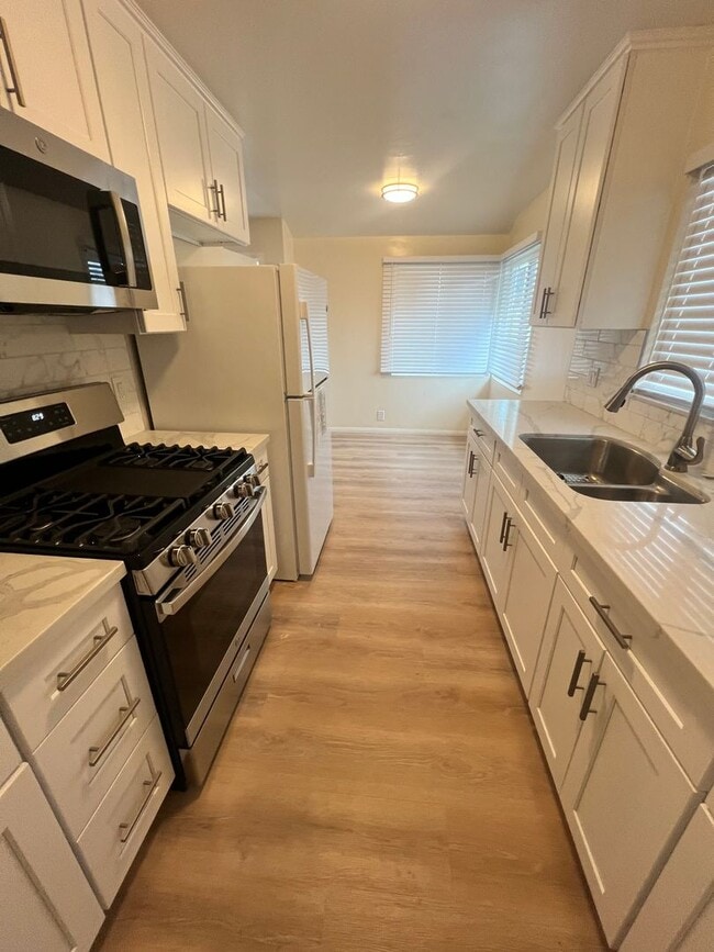 Building Photo - 213-223 Wolff Street Unit 223 Wolff Street Rental