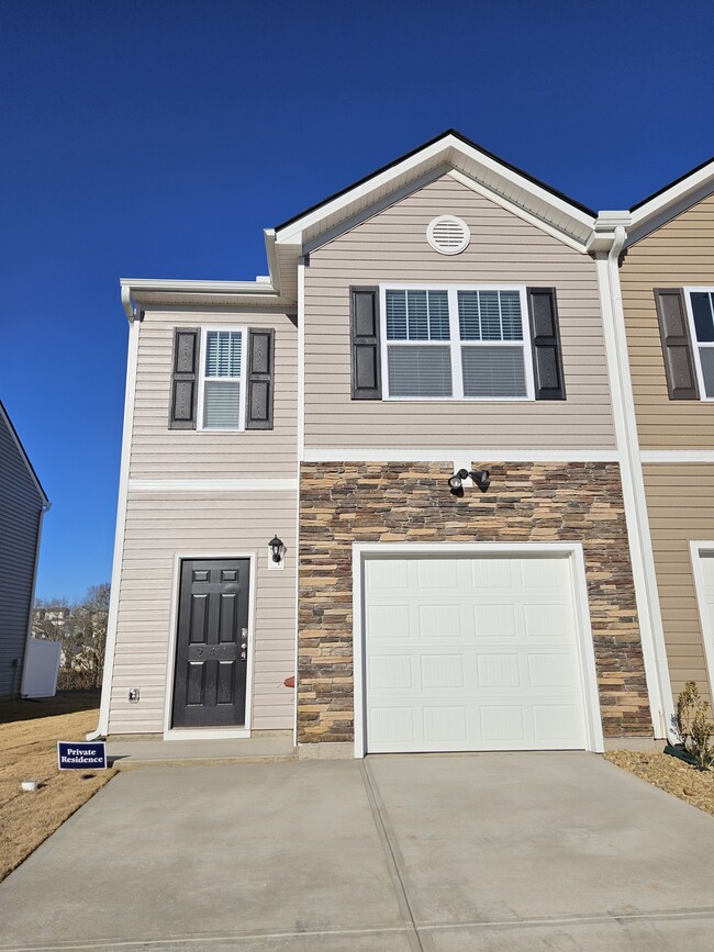 Photo - 241 Sunriff CT Townhome