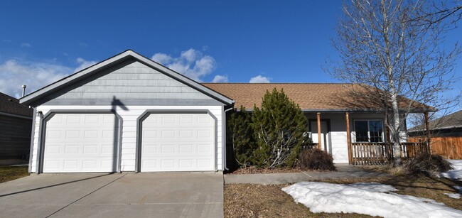 Building Photo - PET FRIENDLY single level 3 bedroom, 2 bat... Rental