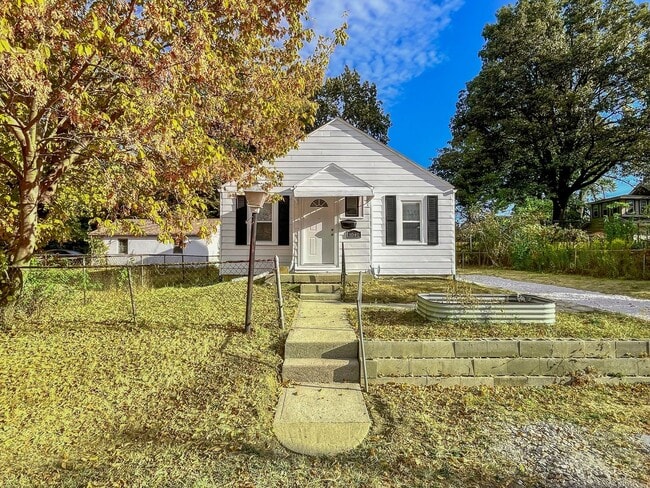 Photo - 1040 E Gates St