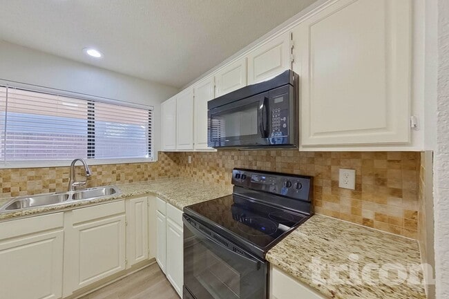 Photo - 161 Hunter Dr