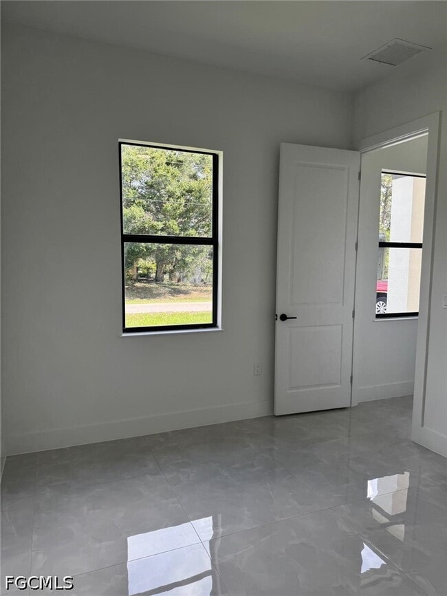 Photo - 2807 Leeland Heights Blvd E