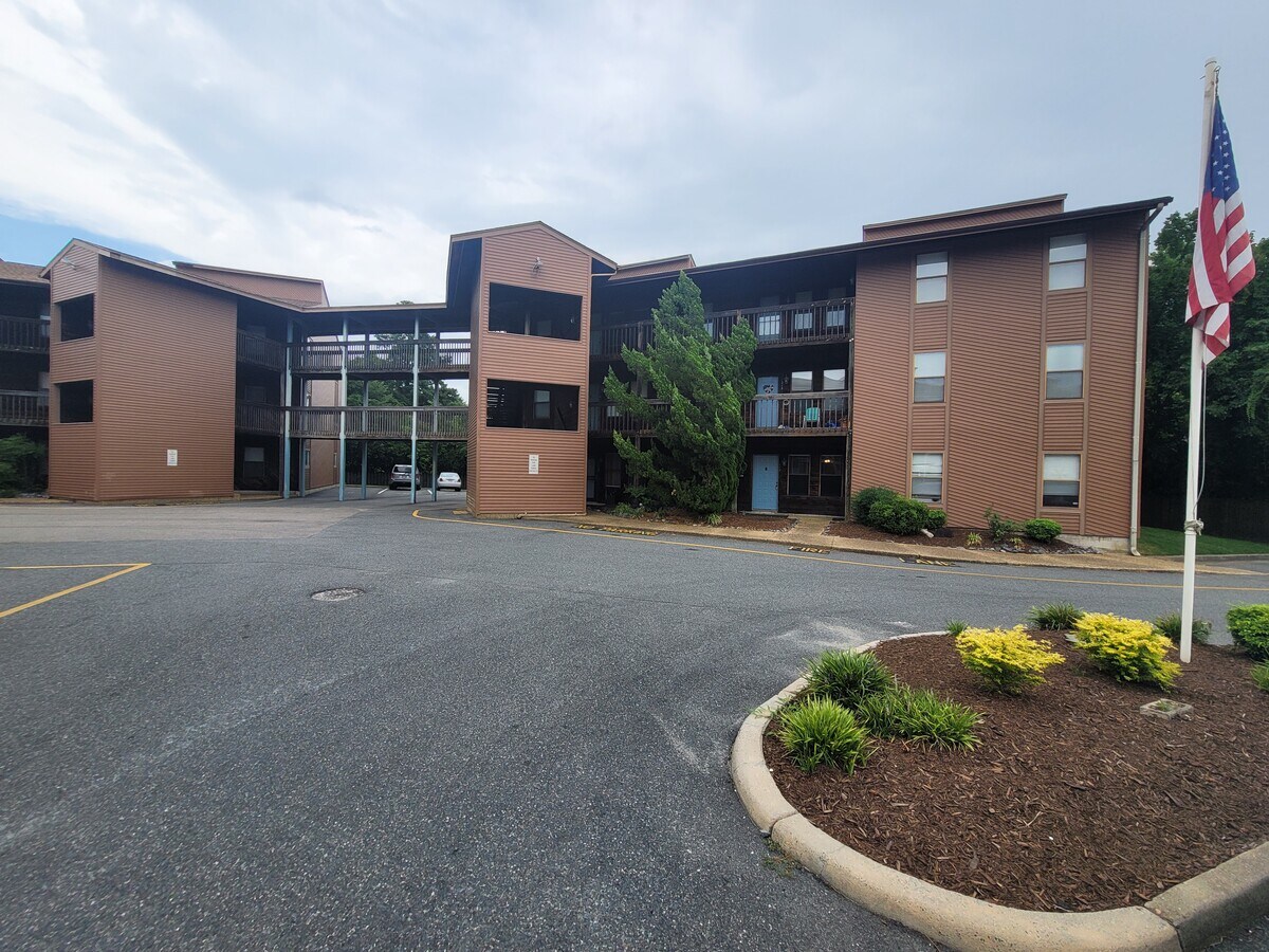 Photo - 8530 Tidewater Dr Unit Bayview West Condominiums