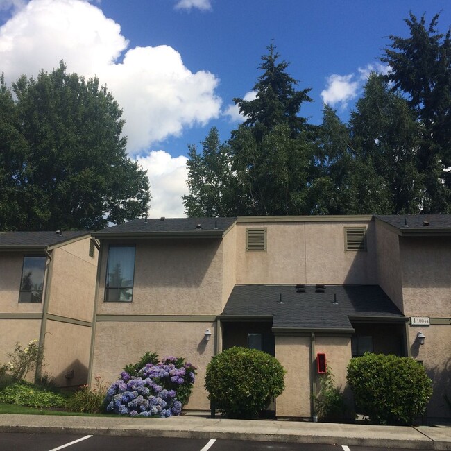 Fantastic Location! Updated 2 Bedroom Fin... - Fantastic Location!  Updated 2 Bedroom Fin... House