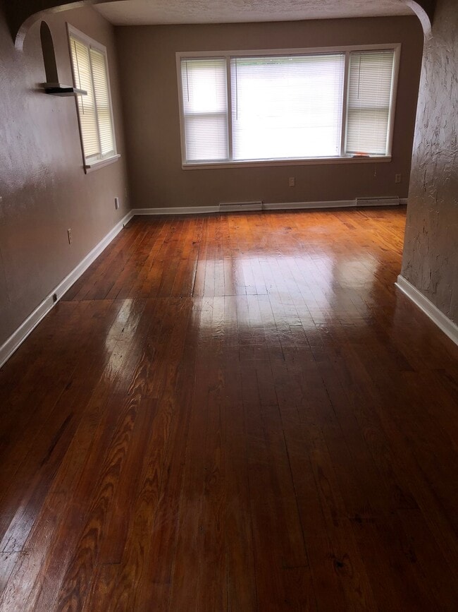 Photo - Spacious 3 Bedroom Home
