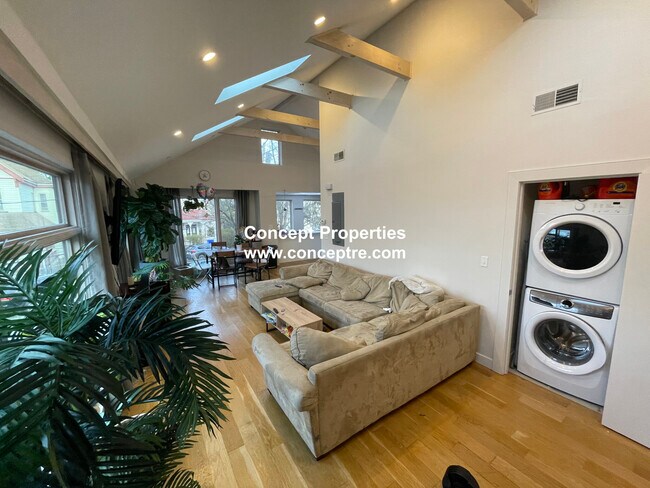 Photo - 41 Thornton St