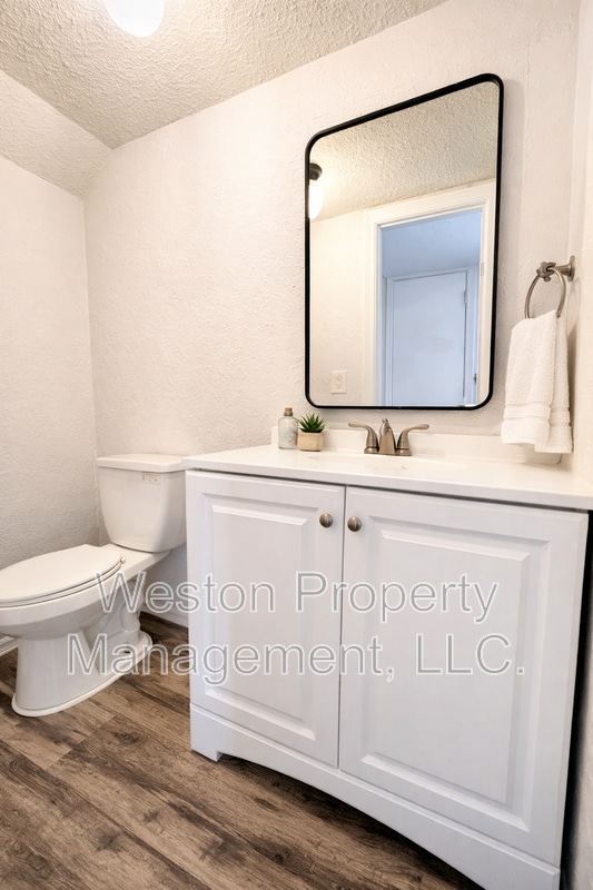 Photo - 6054 Northwest Expy