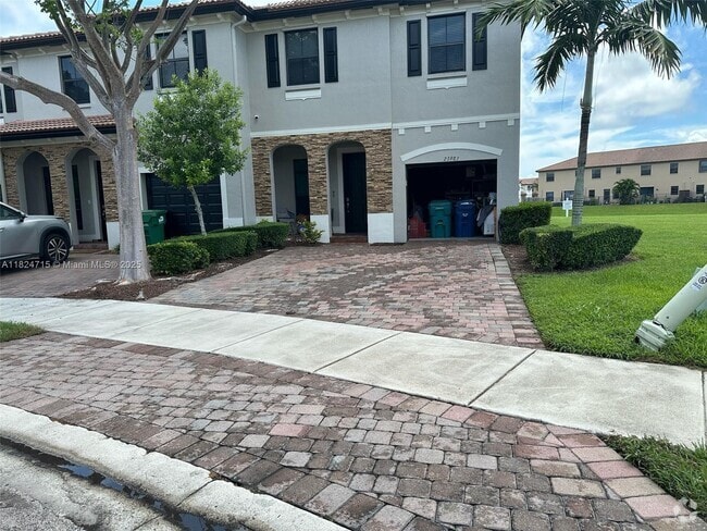 Building Photo - 23983 SW 118 Ave Rental