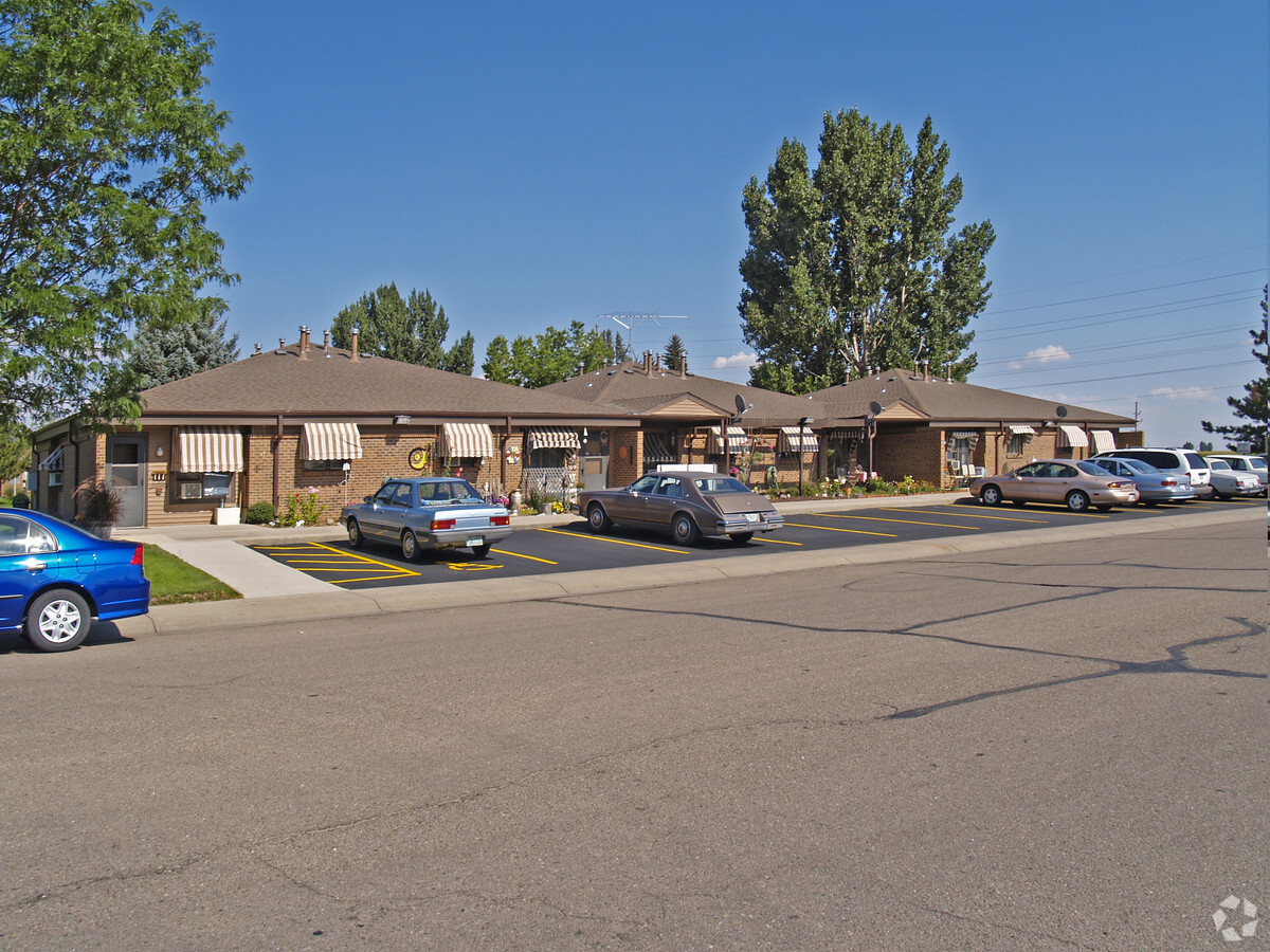 Benjamin Square - Benjamin Square Apartments