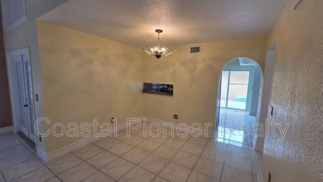Photo - 5005 Dollarway Ct