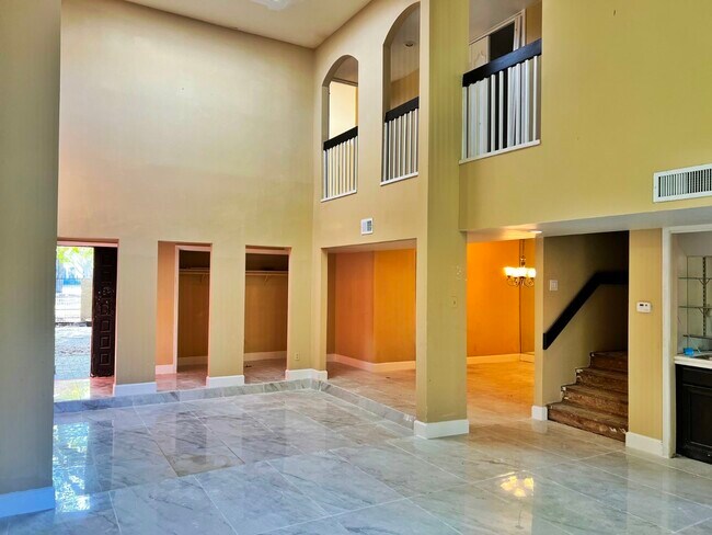 Photo - 4560 Bellaire Blvd