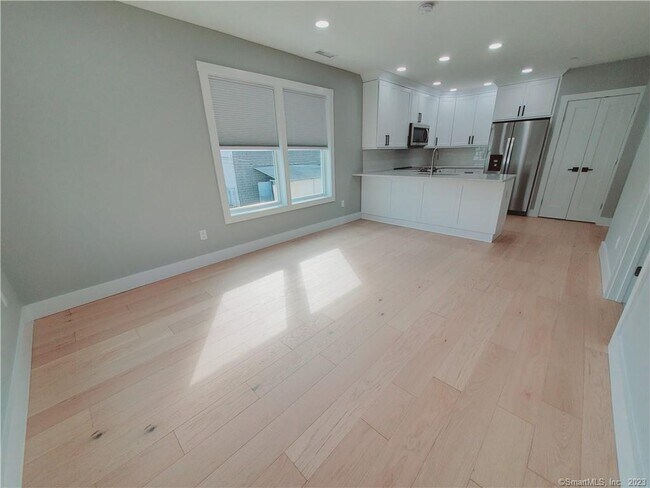 Photo - 492 Glenbrook Rd Unit C