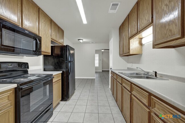 Photo - 334 Craddock Ave