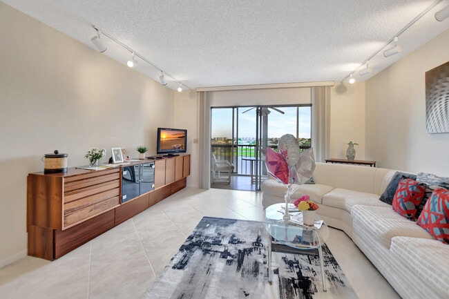 Photo - 7310 Ashford Pl Unit 405