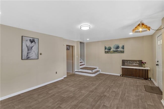 Photo - 1920 Middle St