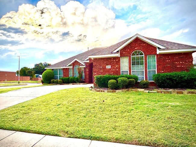 Building Photo - 5474 Golfside Dr Rental