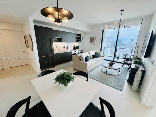 Photo - 159 NE 6th St Unidad 4905