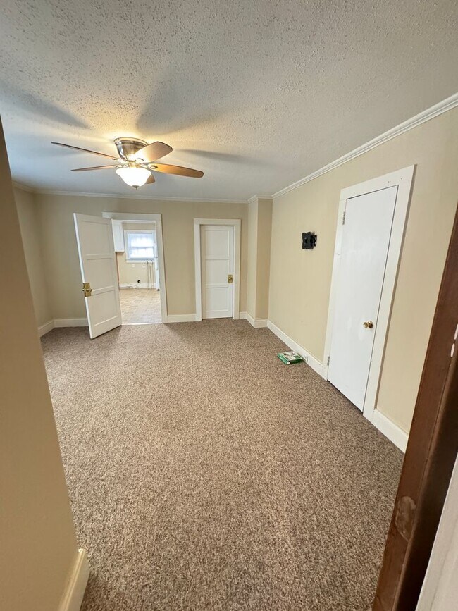 Photo - 1Bd/Ba Duplex w/ open Garage off Lane St