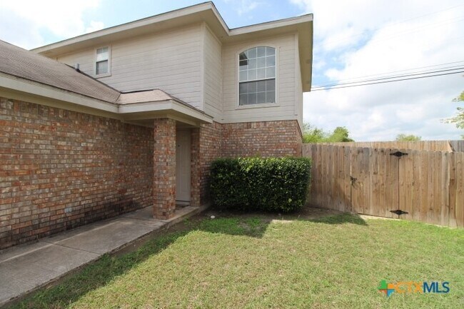 Photo - 2412 Skylark Cir